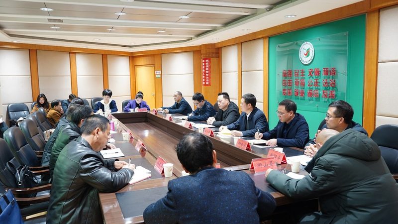 线上与线下心理咨询师培训：哪种更适合你？**